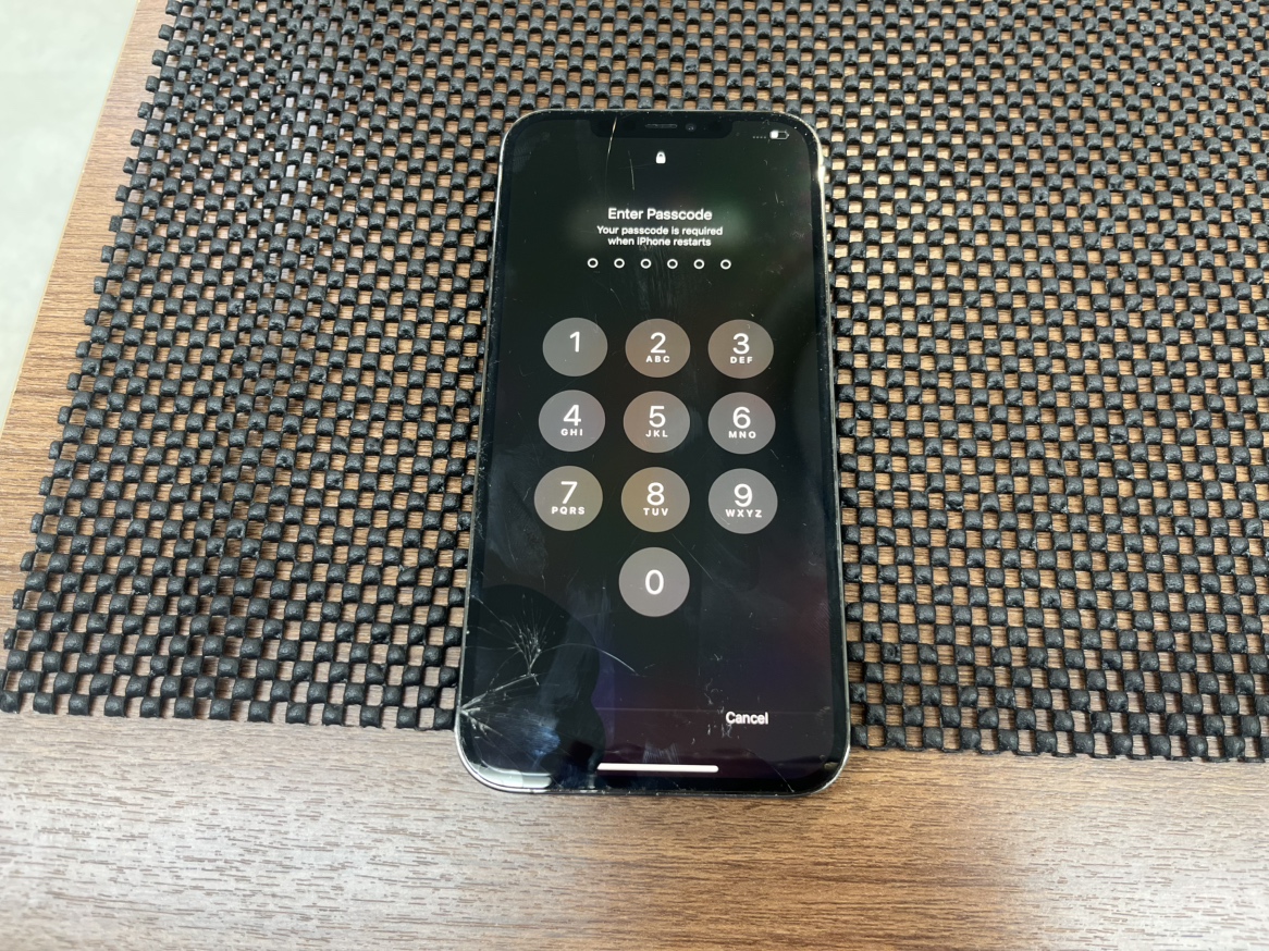 iPhone 12 Pro Max　画面交換　横須賀