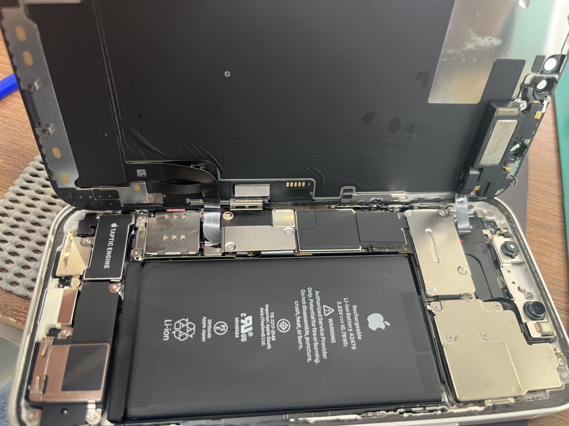 iPhone 12 水没　横須賀