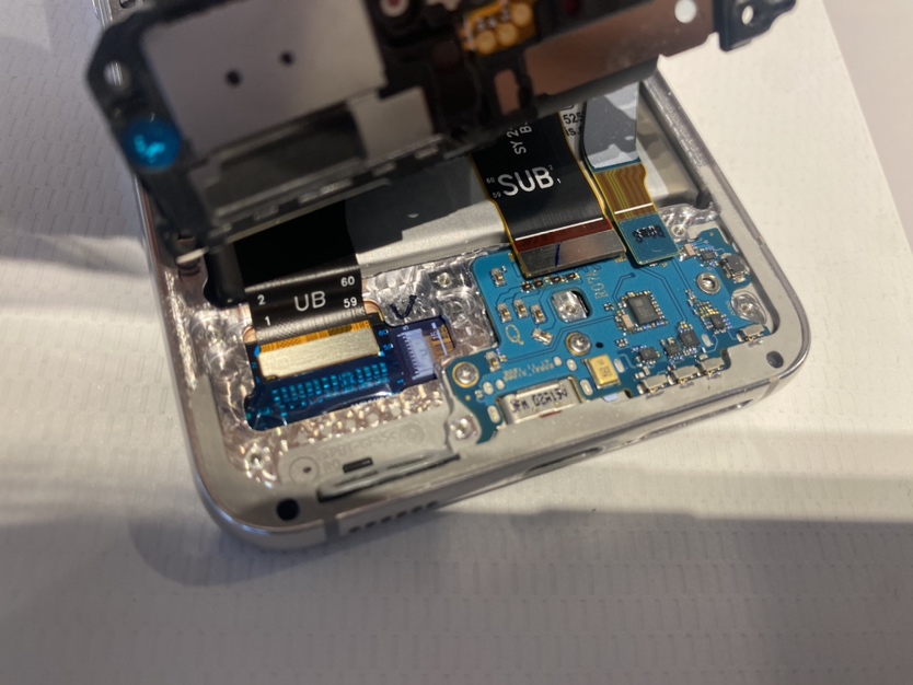Galaxy S22 充電口交換 関内