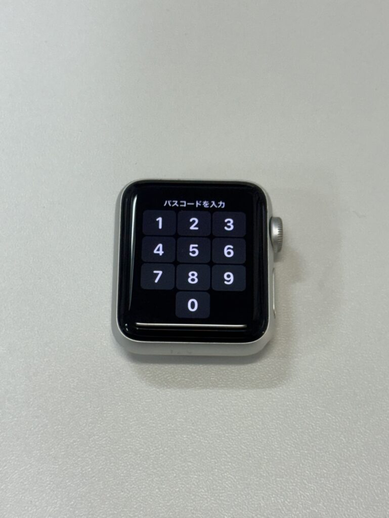 バッテリー交換修理が完了し、画面が正常に閉じられたApple Watch Series 3