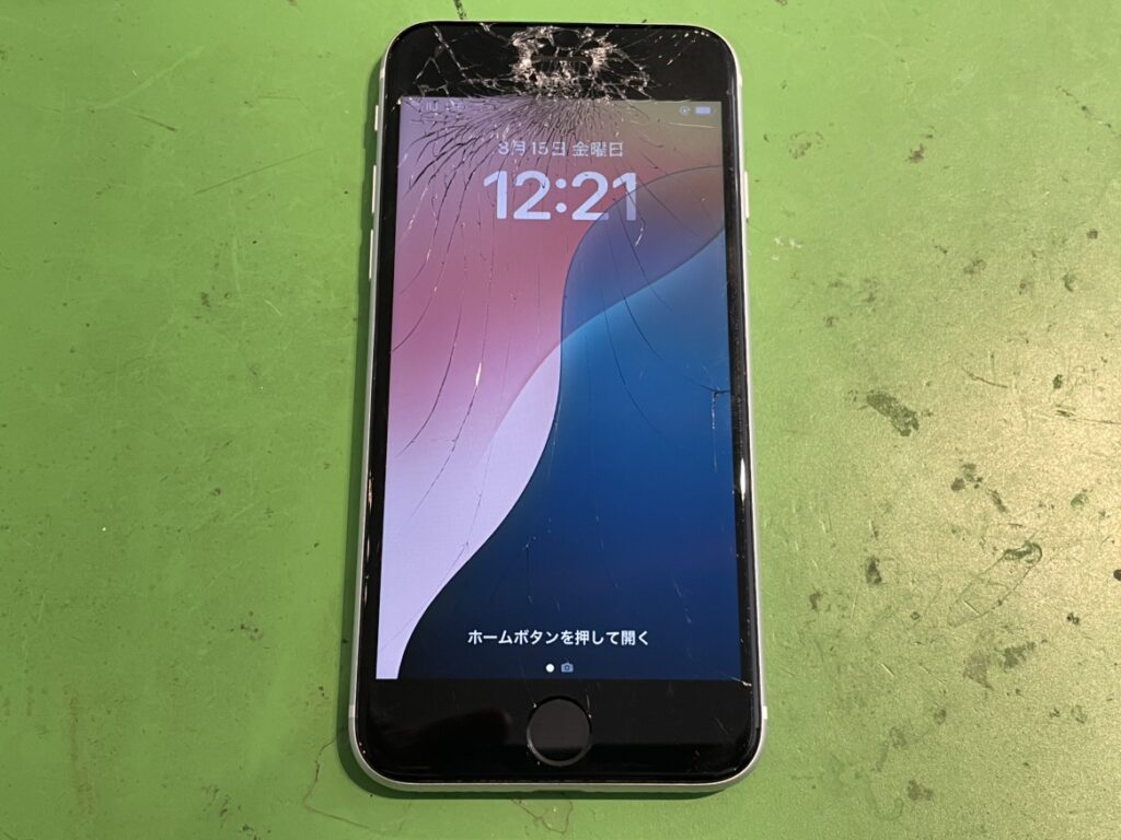 iPhone　画面割れ　横須賀