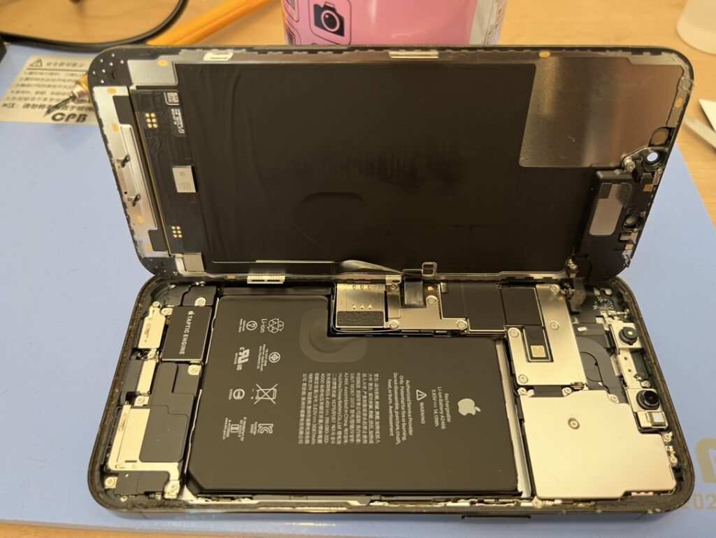 iPhone12ProMax 分解内部