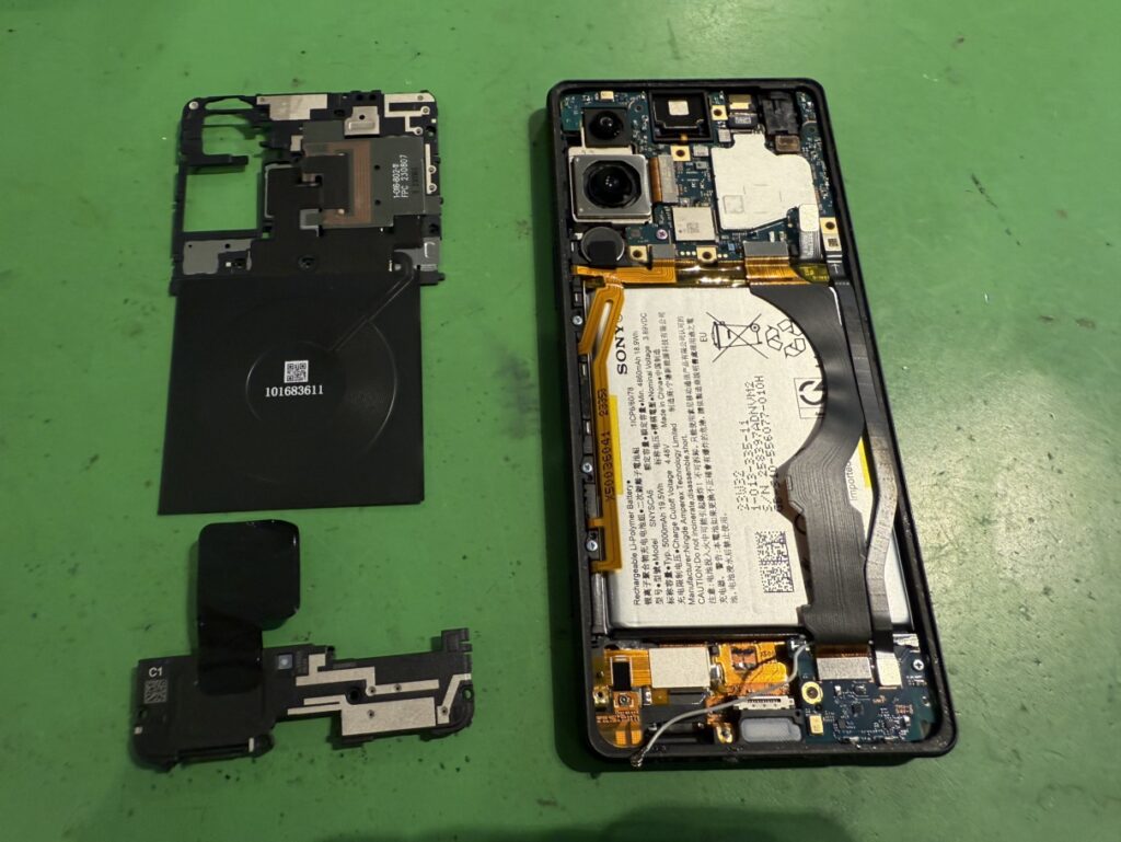 Xperia 5Ⅴ　画面修理分解　関内