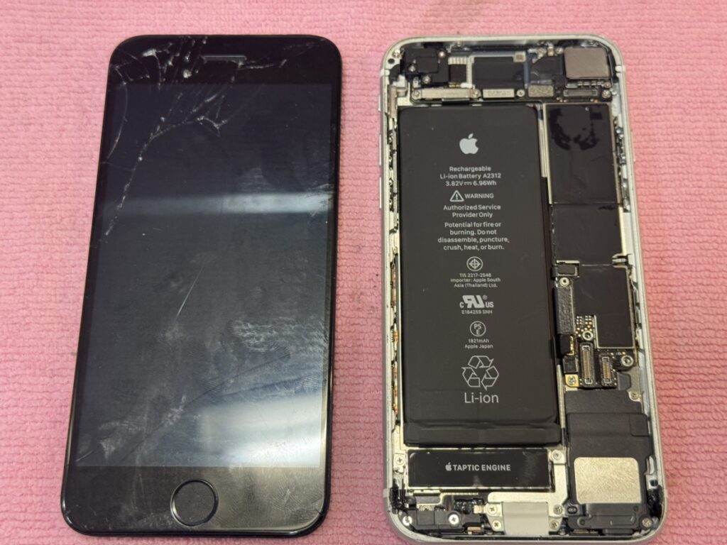 iPhoneSE2内部の様子