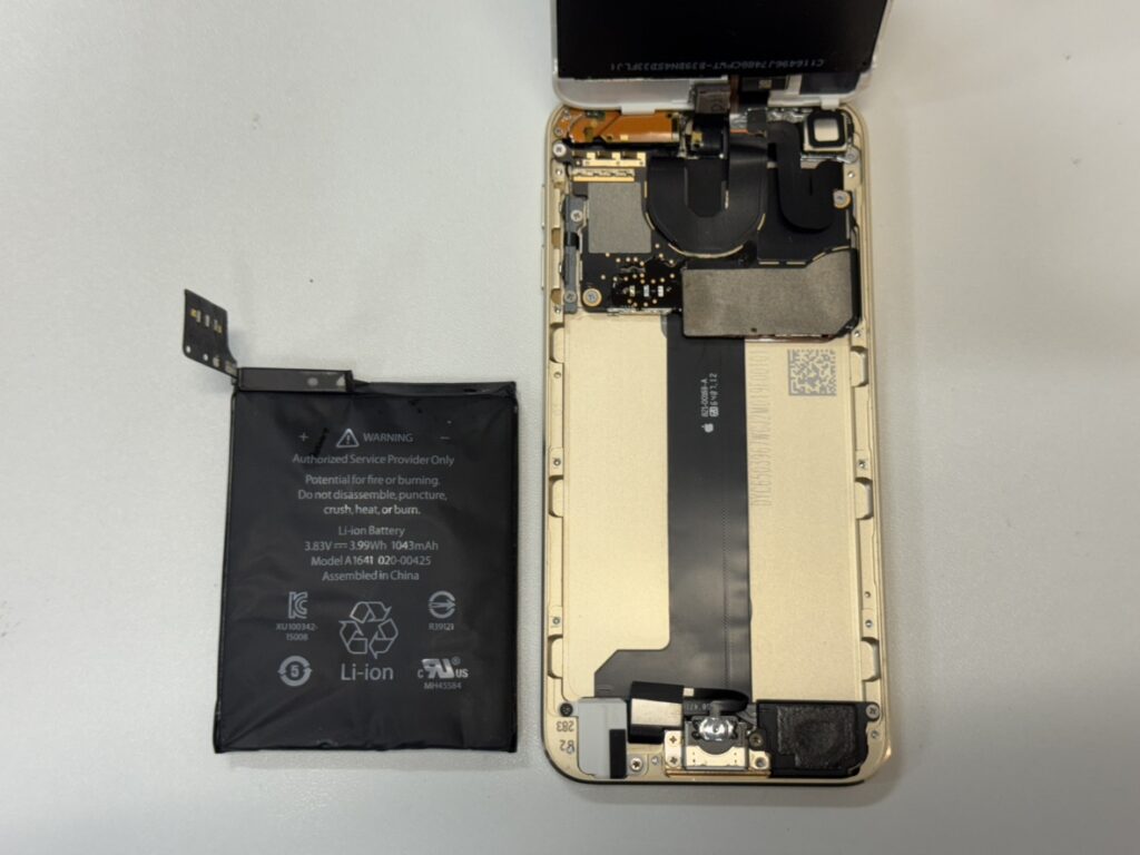 修理中のiPodTouch6