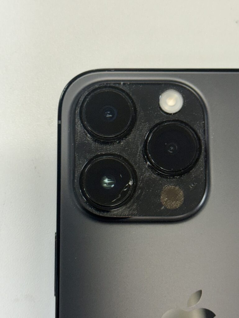 iPhone14Proアウトカメラレンズ交換①