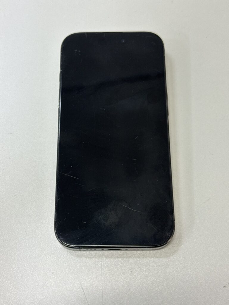 iPhone16Pro 画面交換①