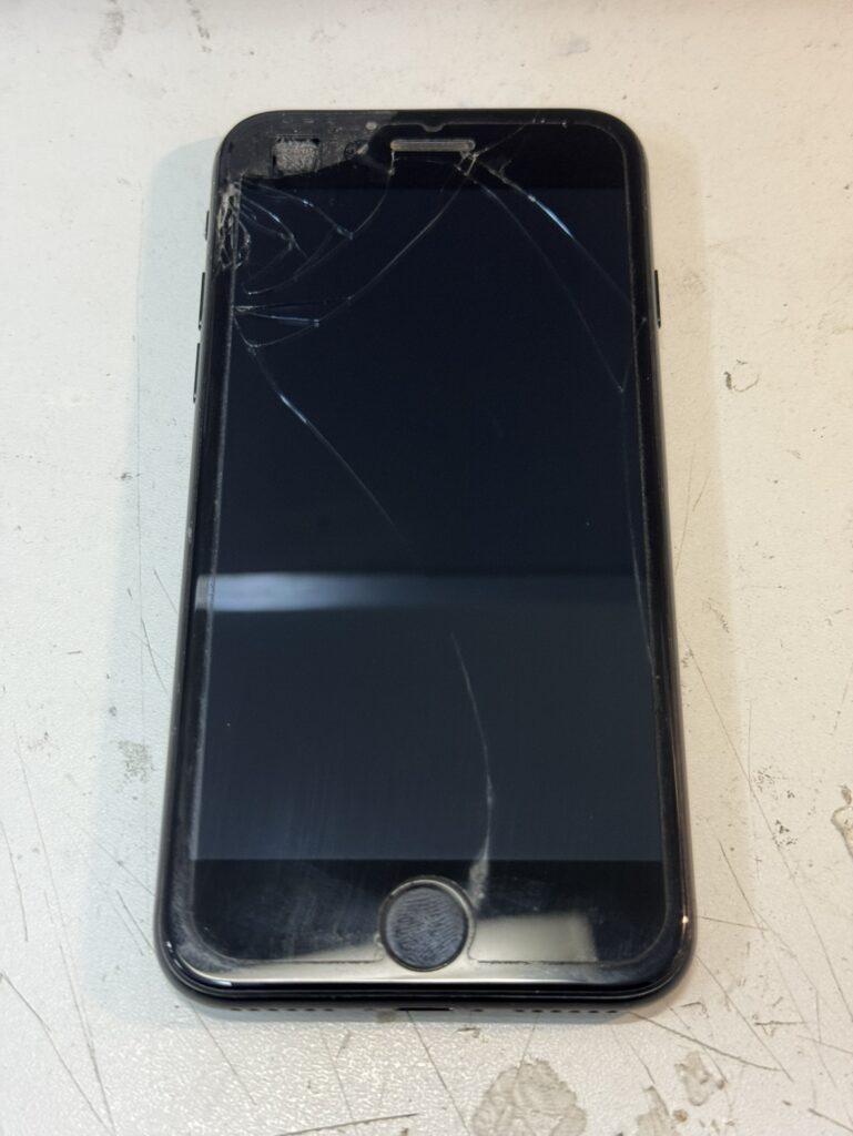 iPhoneSE2 画面交換修理①