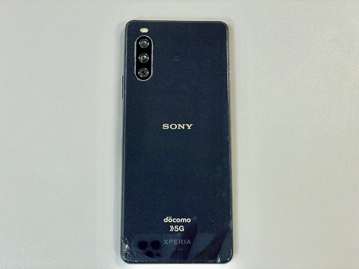 Xperia 10Ⅲ 背面割れ修理　関内