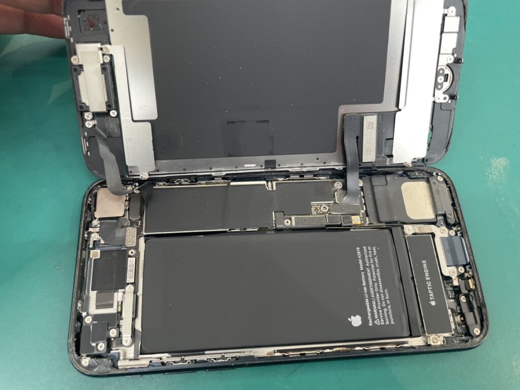 iPhoneSE（第3世代）　即日修理　関内