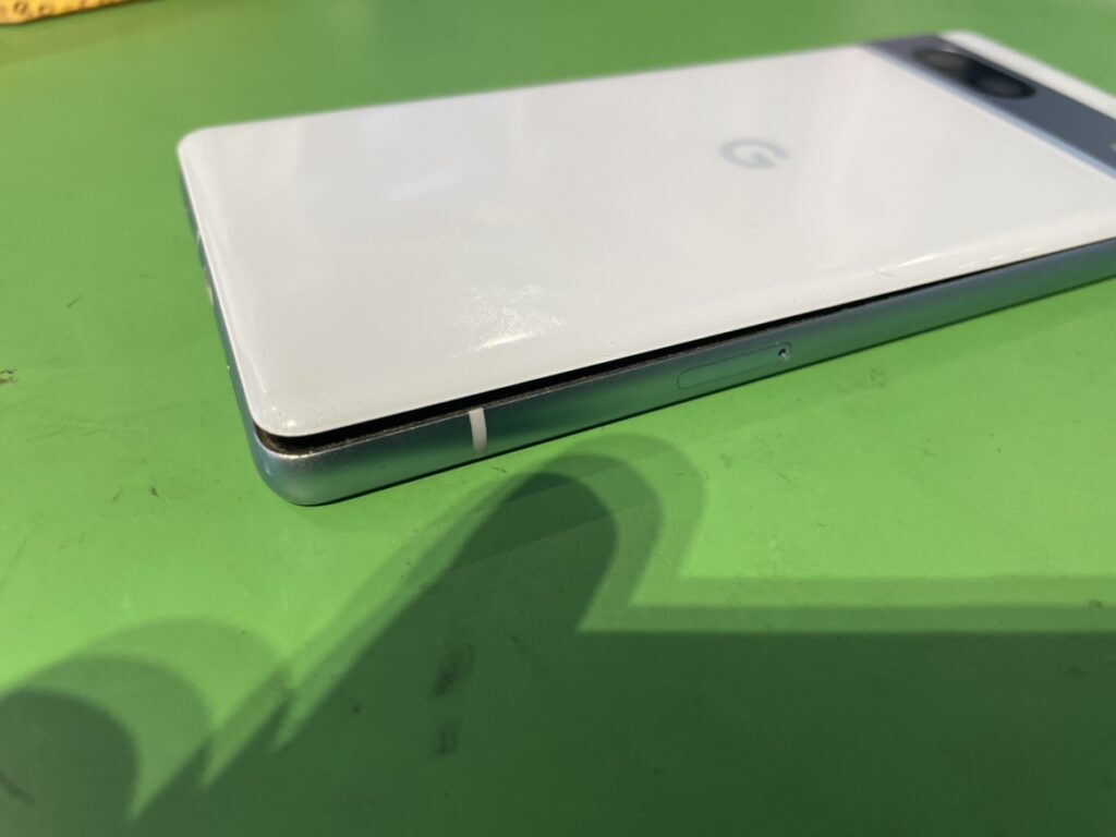 Pixel7aバッテリー膨張　関内