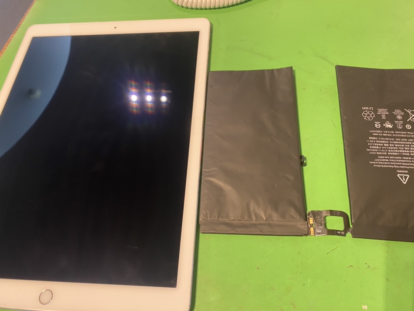 iPad Pro (12.9-inch) バッテリー交換　関内