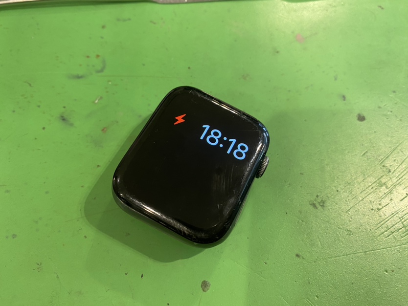 Apple Watch Series 5 バッテリー交換 関内