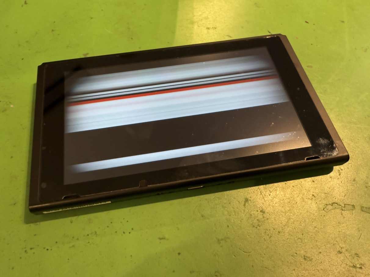 Nintendo Switch 液晶交換修理　関内