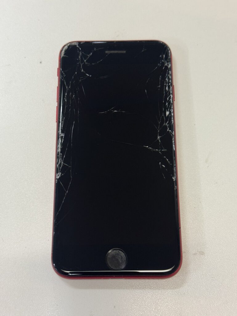iPhoneSE 第2世代 画面 交換修理 修理前 関内 桜木町