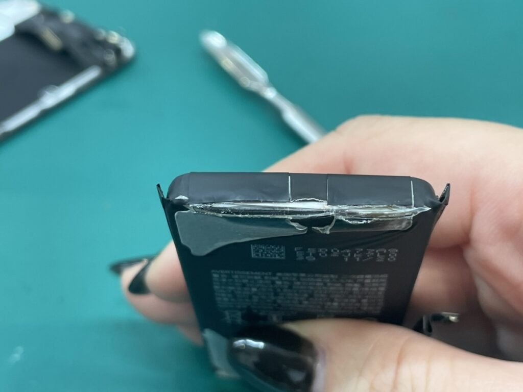 iPhone 12 mini バッテリー交換 関内