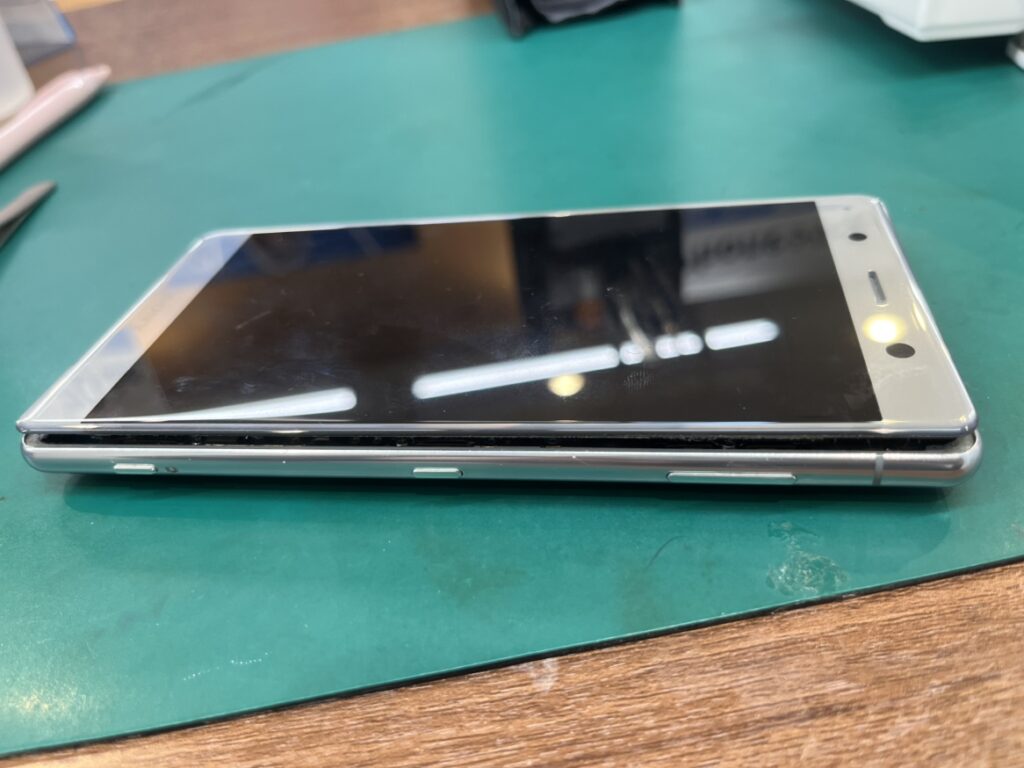 Xperia XZ2 Premium バッテリー交換 横須賀 浦賀 即日修理対応