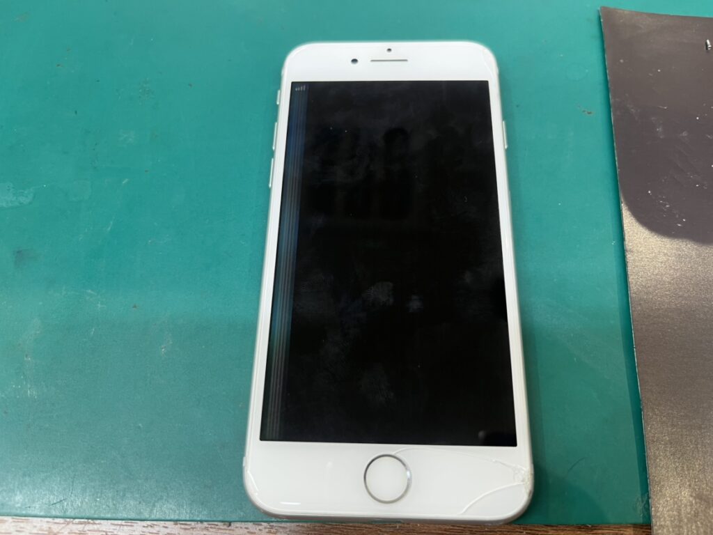 iPhone8液晶画面交換 横須賀