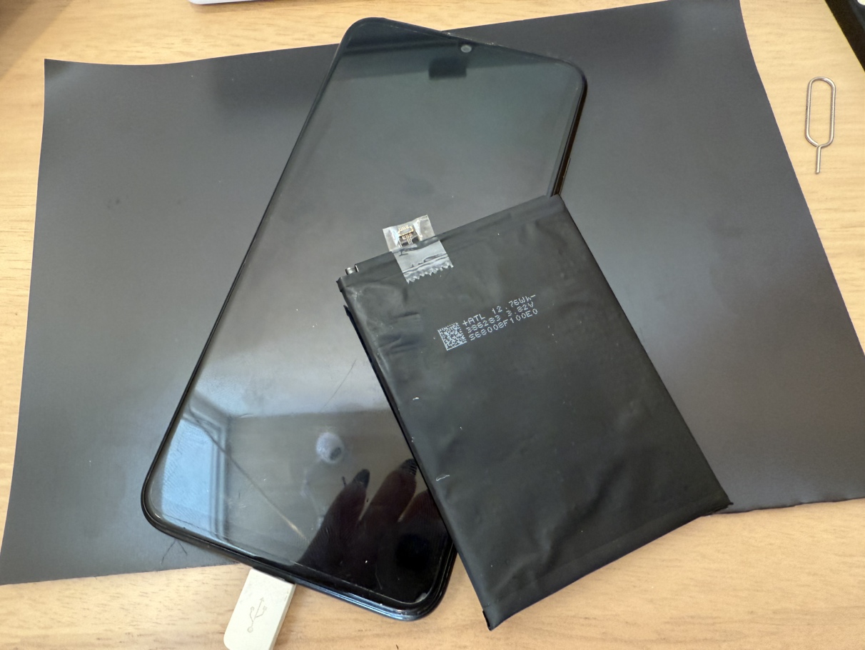 HUAWEI nova lite3 バッテリー交換　横浜関内