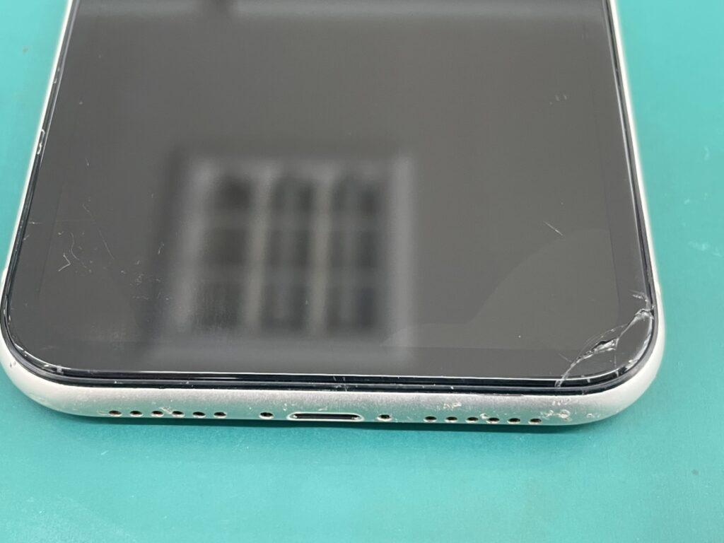 iPhone11画面交換 関内