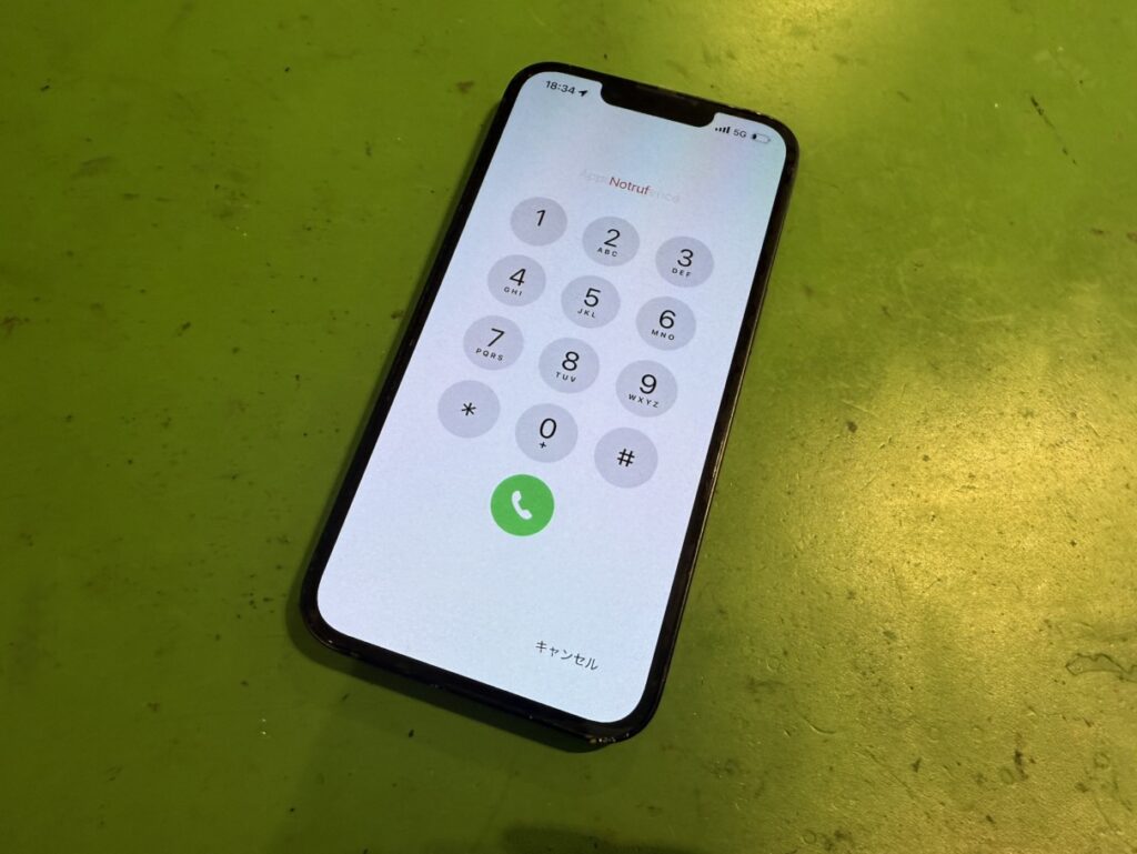 iPhone 16e　画面交換修理　関内