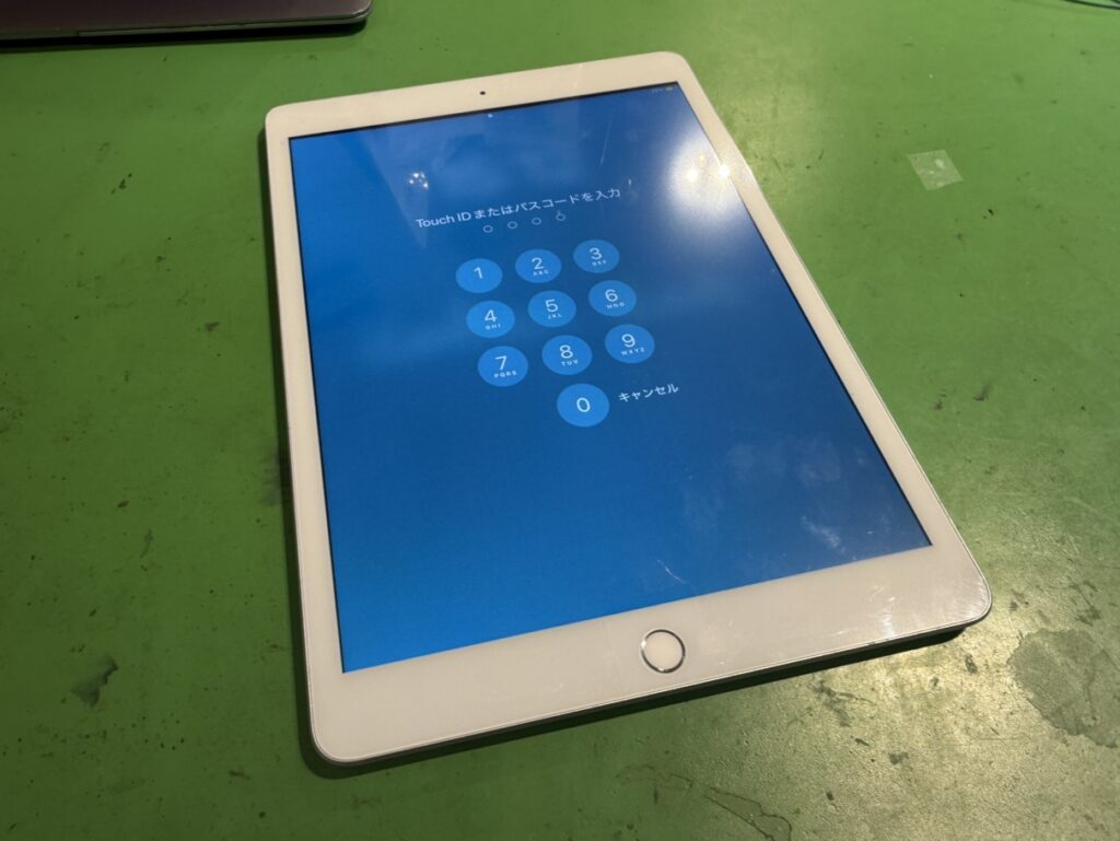 iPad 第7世代　画面割れ修理　関内
