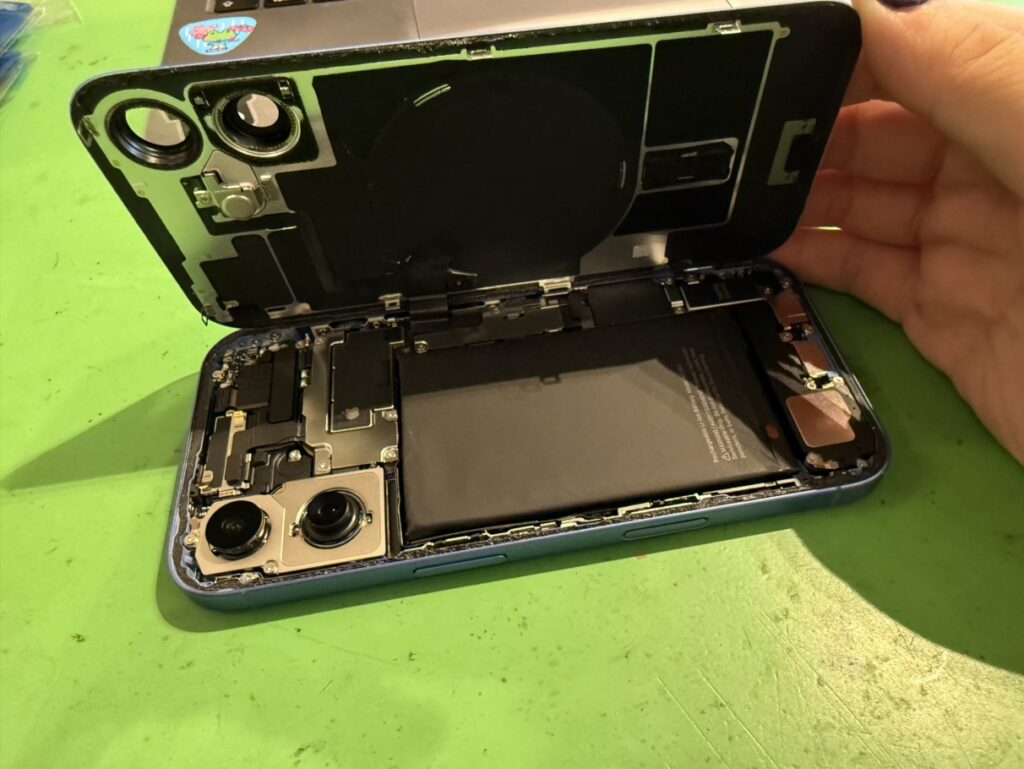 iPhone 16 バッテリー交換 関内