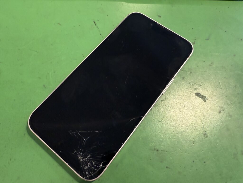 iPhone13 画面故障　関内