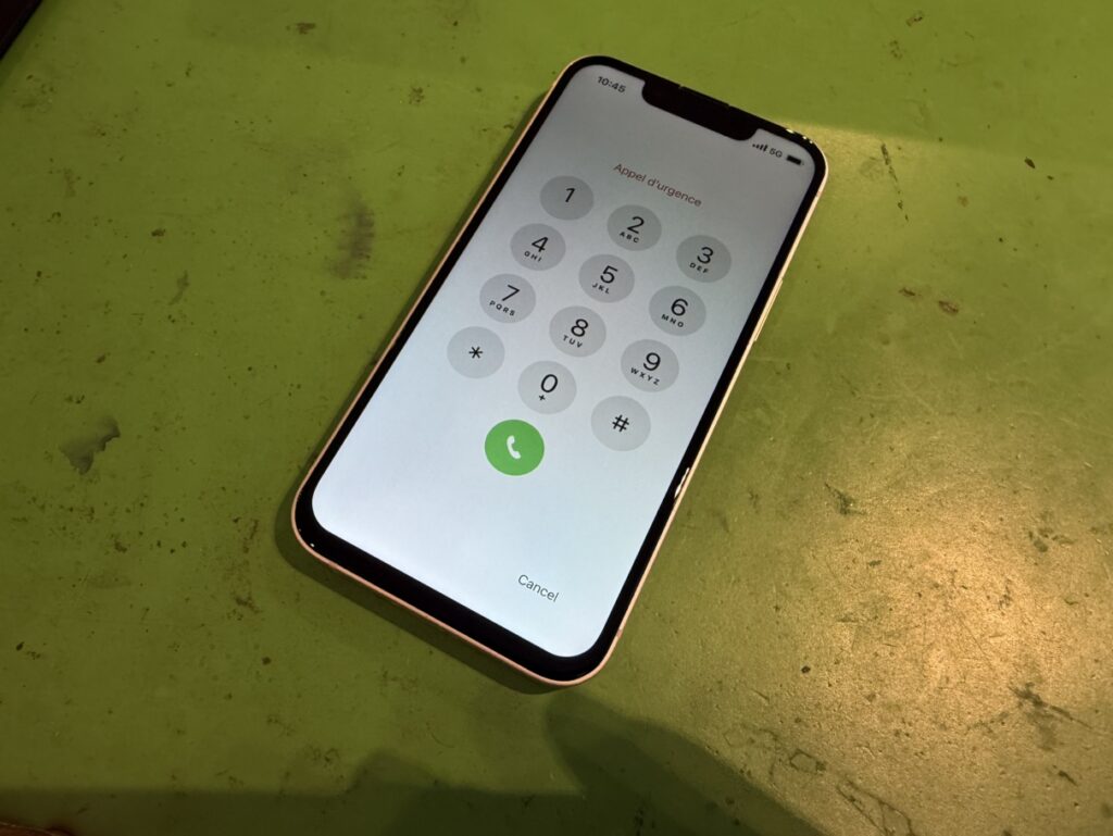 iPhone13 画面修理　横浜関内