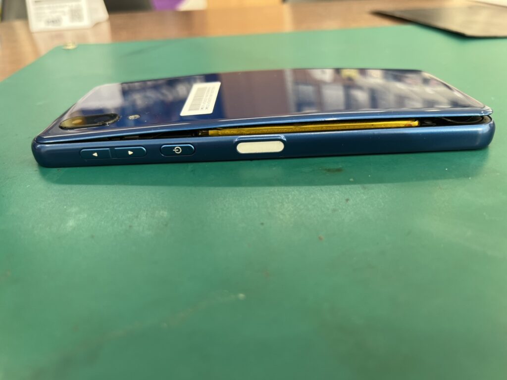 シンプルスマホ6　電池交換　横須賀