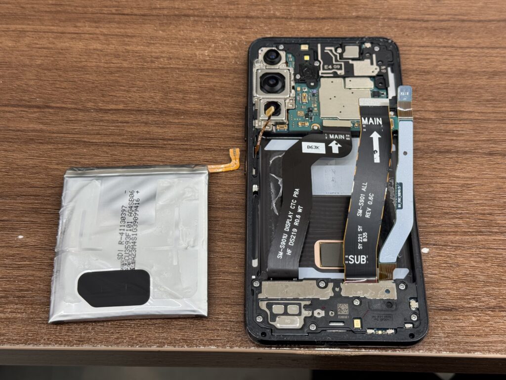 Galaxy S21 バッテリー交換 桜木町 関内 修理中