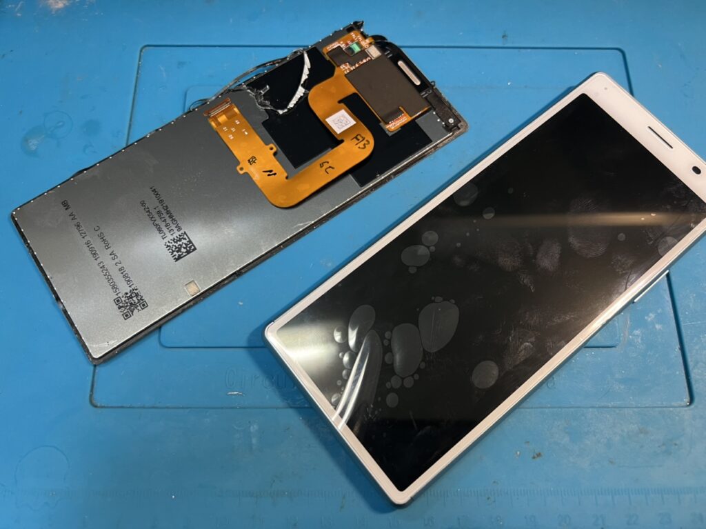 Xperia8画面修理後