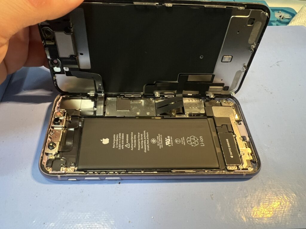 iPhone 11内部構造
