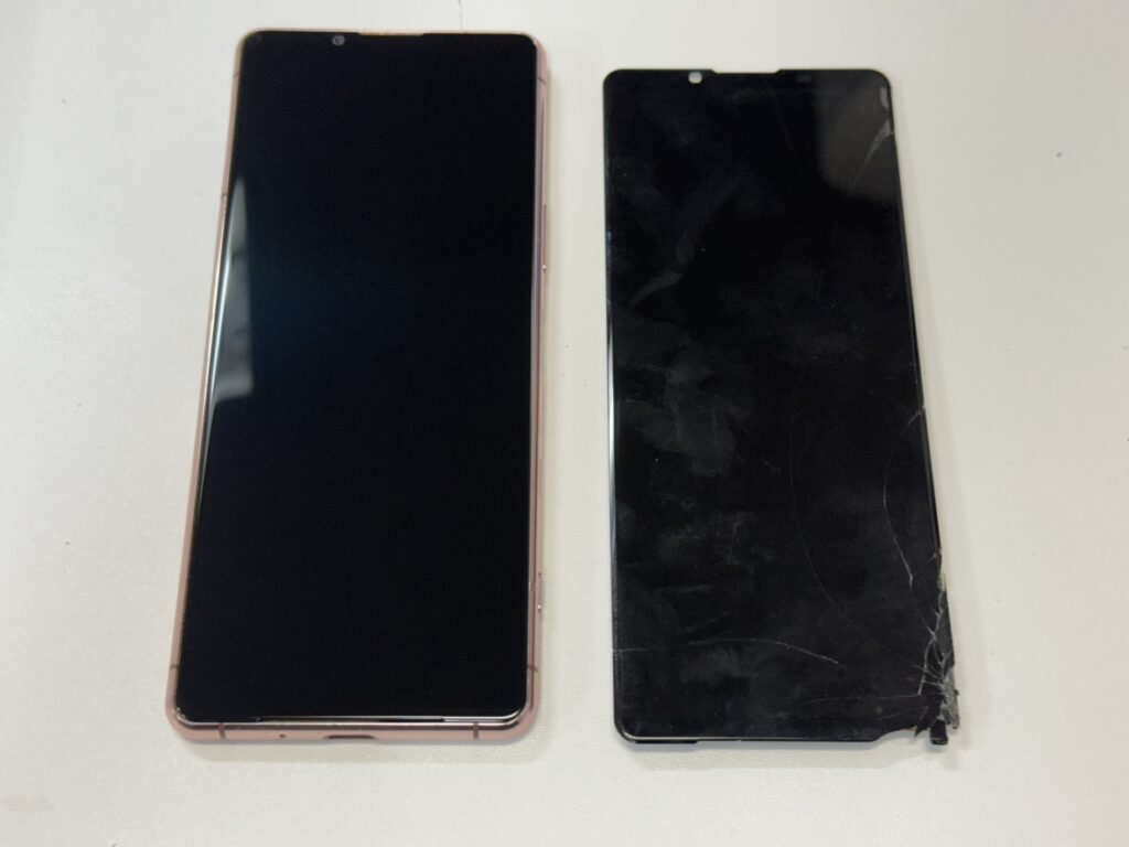 画面交換後のXperia 5 III。最短40分で修理完了した綺麗なディスプレイ。
