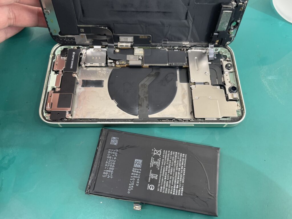 iPhone12miniバッテリー交換　横浜
