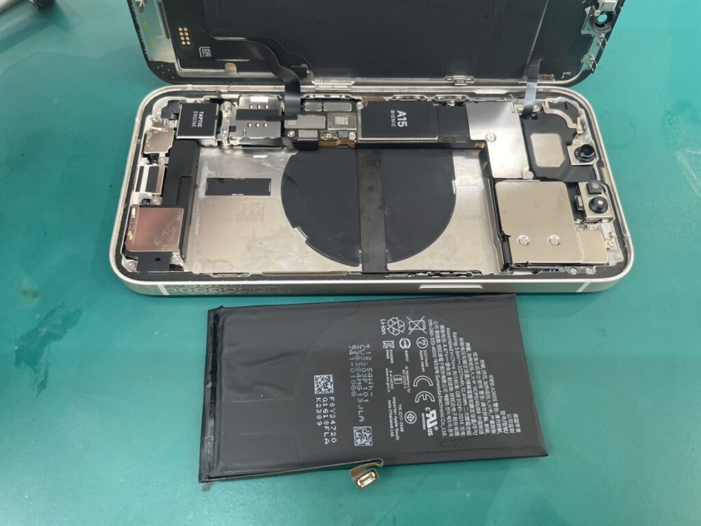 iPhone13バッテリー交換　馬堀