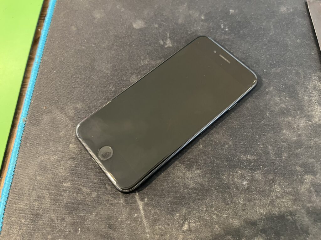 iPhoneSE(第3世代)作業前