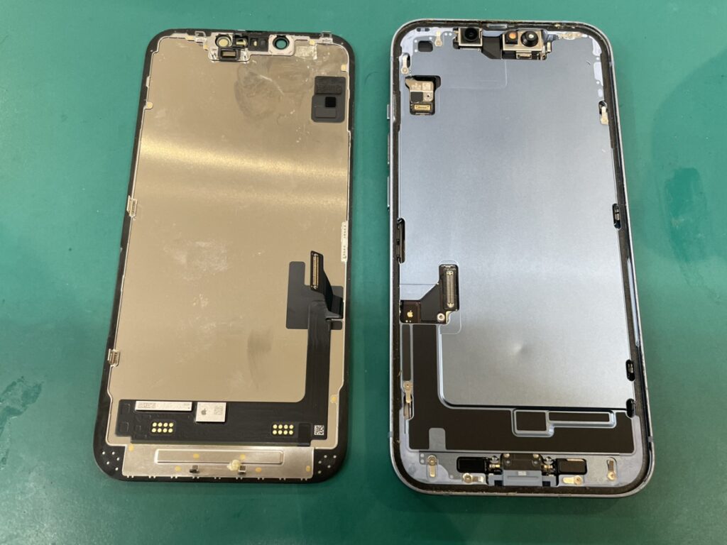 iPhone14Plus液晶画面交換　汐入