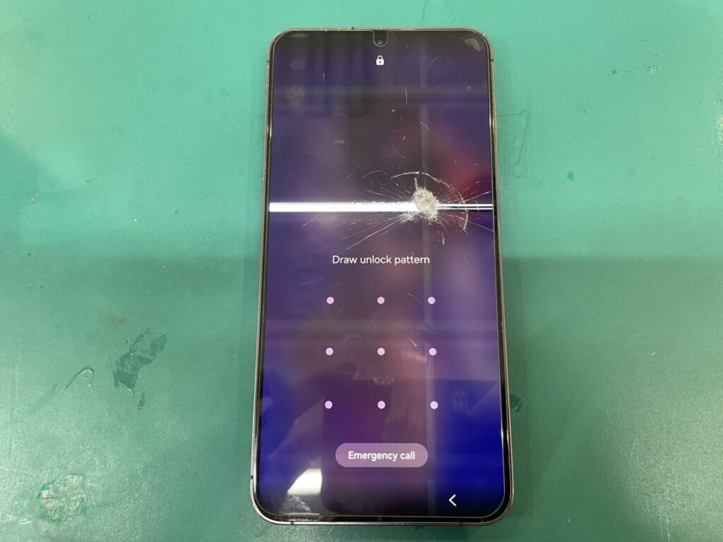 GalaxyS24＋ 液晶画面修理　横須賀