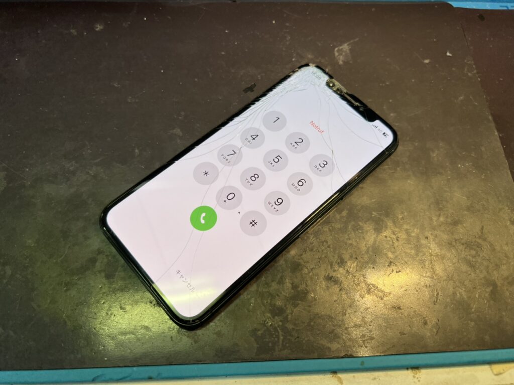 iPhoneXS修理前