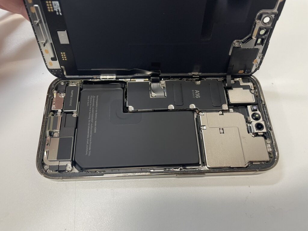 iPhone14Pro 　バッテリー交換　即日