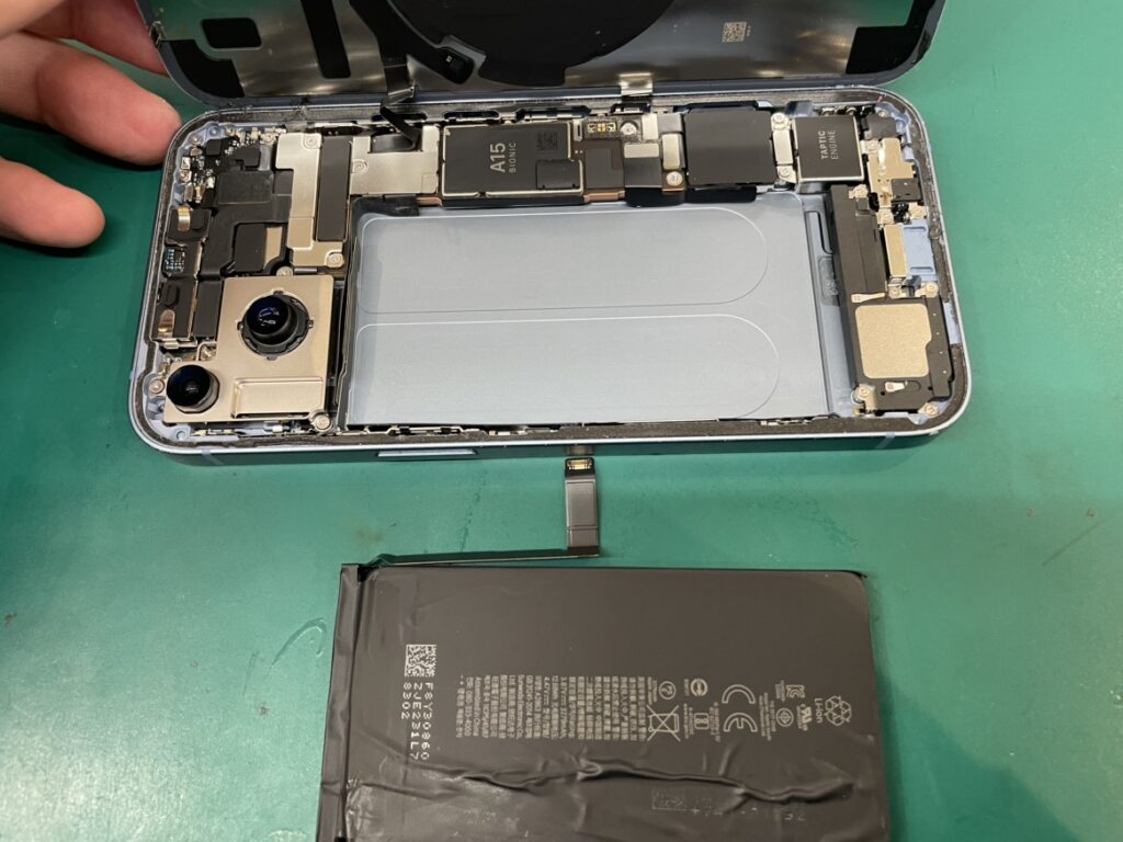 iPhone14電池持ちが悪い　即日修理