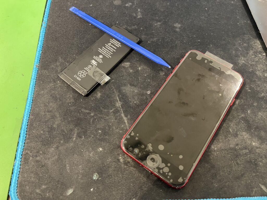 「新しいバッテリーに交換し、最大容量が100%に復活したiPhoneSE2の動作確認」