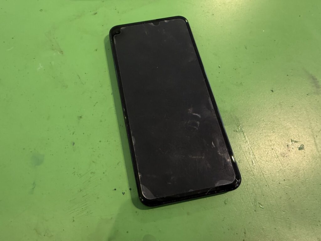 Google Pixel5a 画面映らない　関内