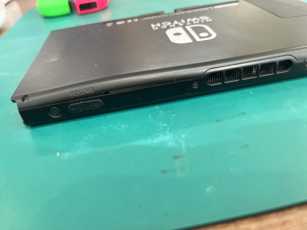 Nintendo Switch バッテリー膨張 横須賀 即日修理