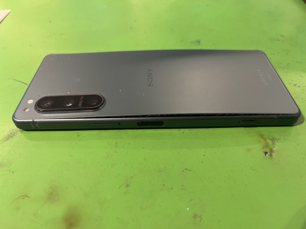 Xperia 5 IV バッテリー膨張 横須賀 即日修理