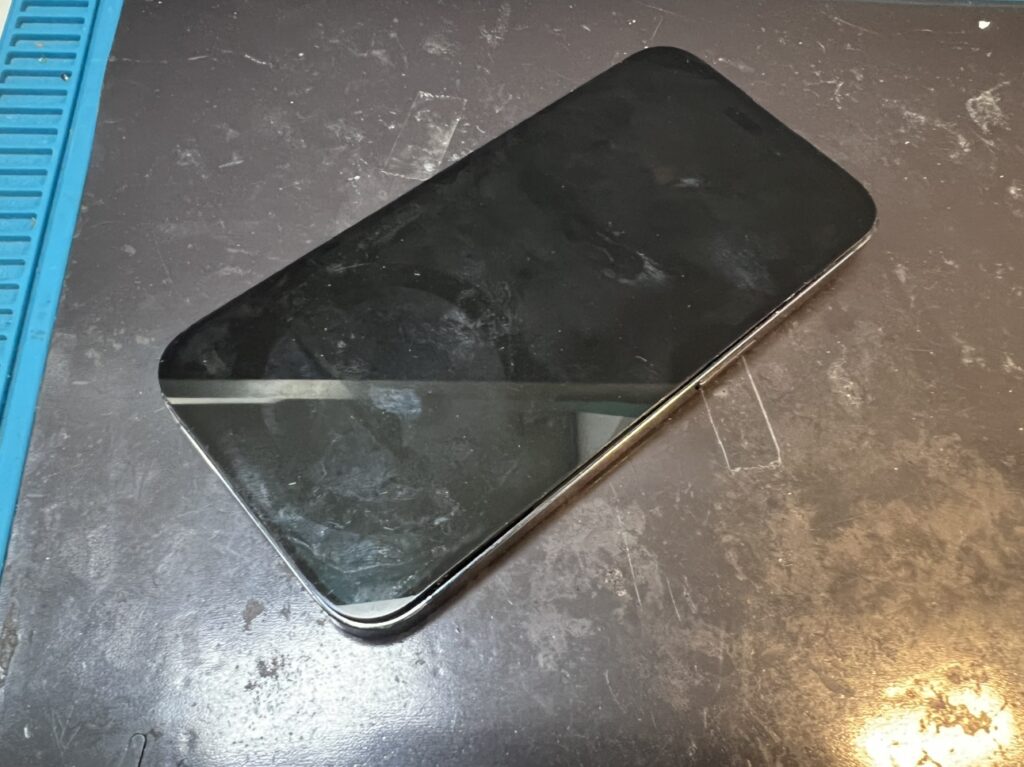 電池消耗が激しいiPhone 14 Proをフェニックス関内2号店で受付