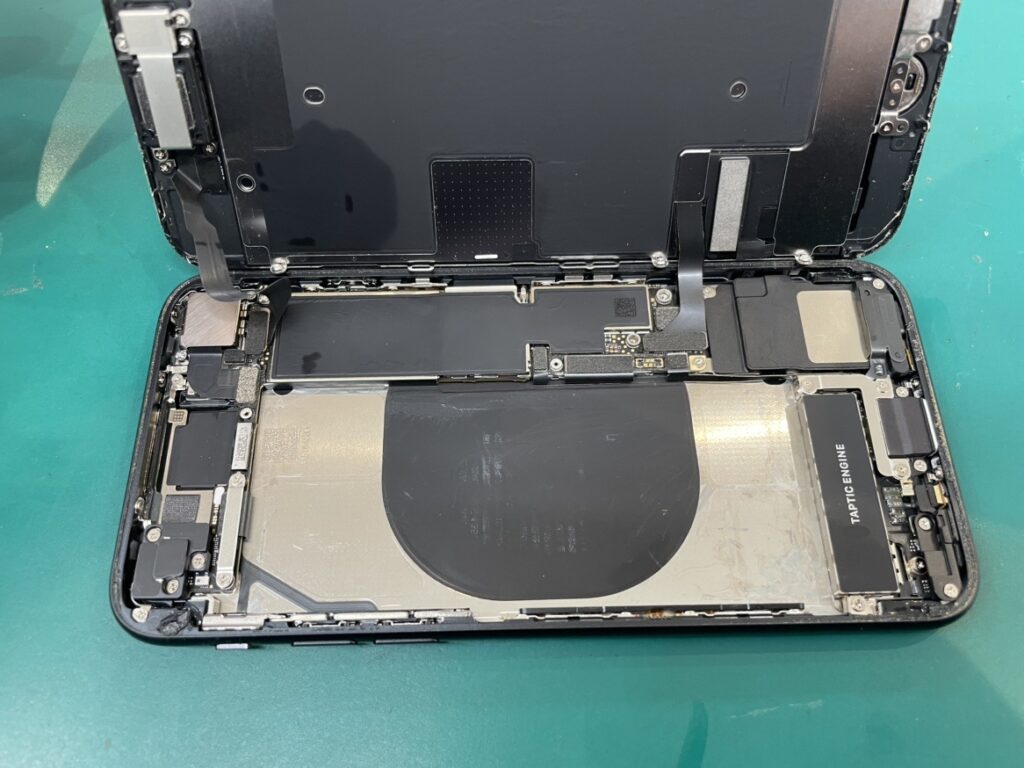 iPhoneSE2 内部分解 即日修理