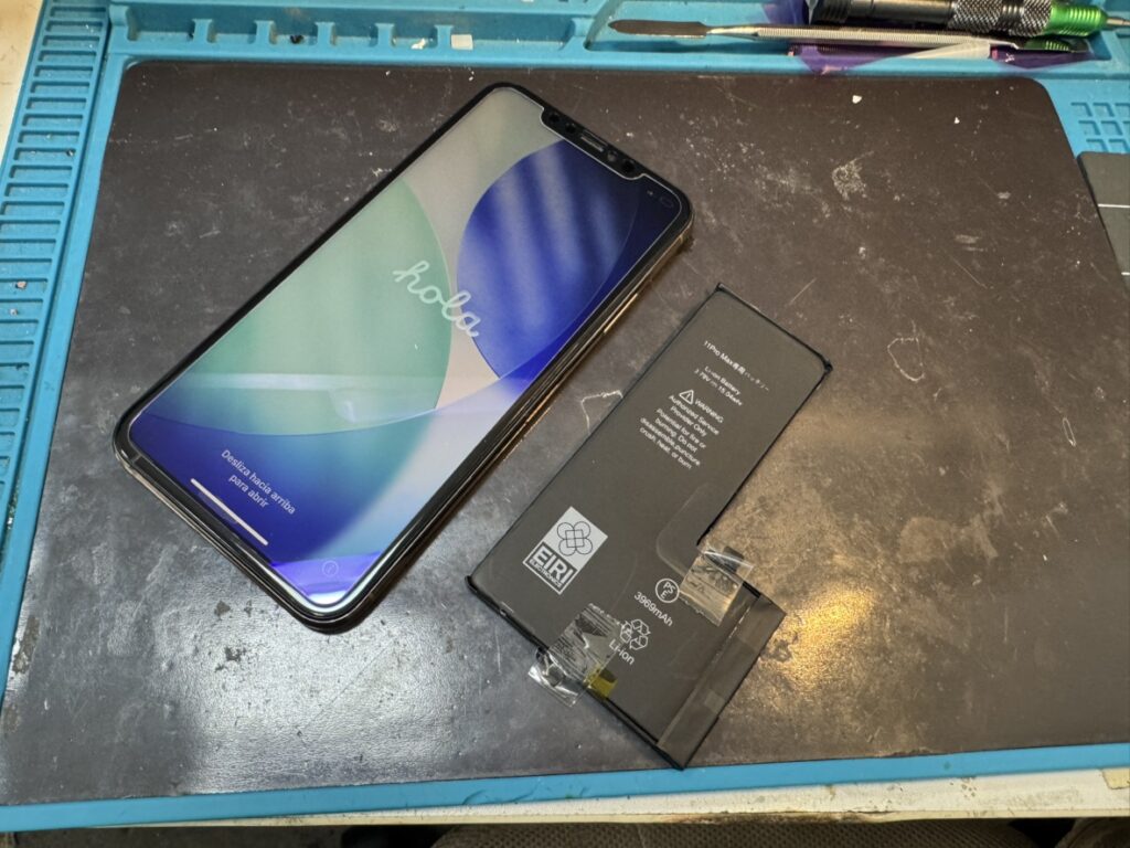 バッテリー交換が完了し充電が安定したiPhone 11 Pro Max