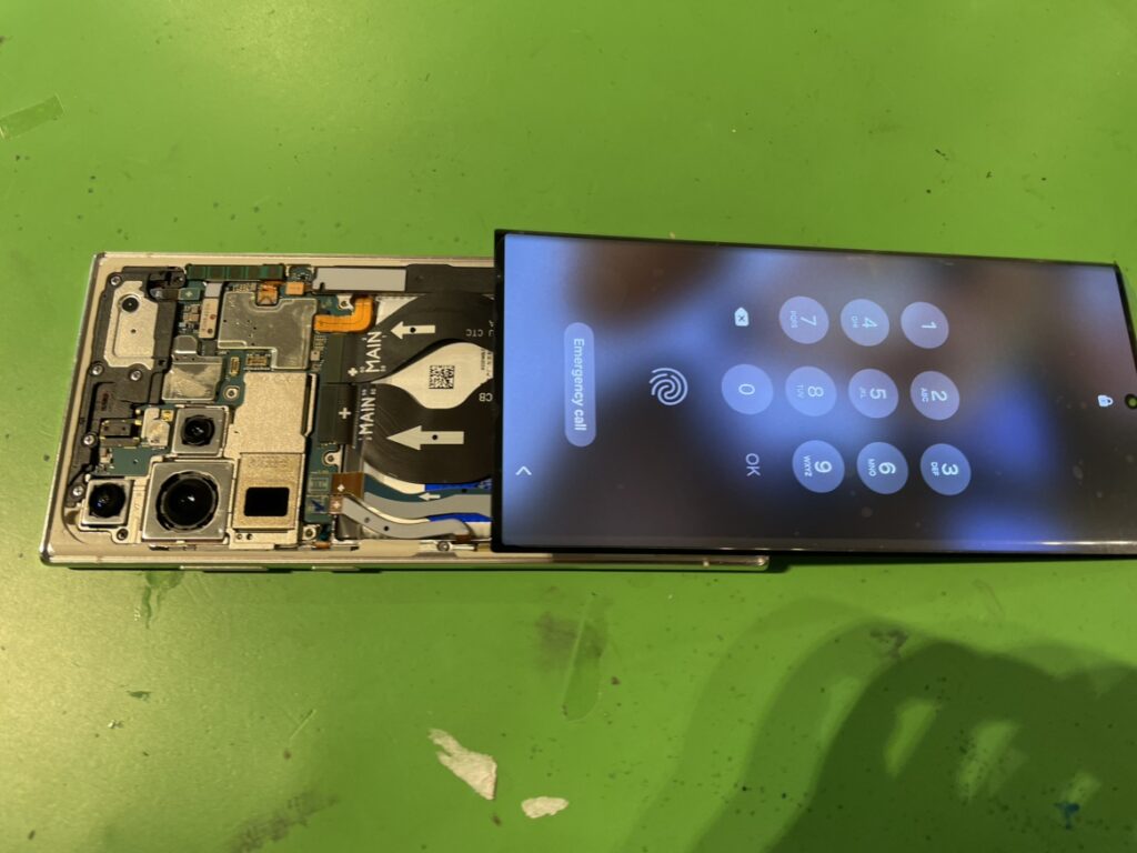 GalaxyS22Ultra 表示不良 関内